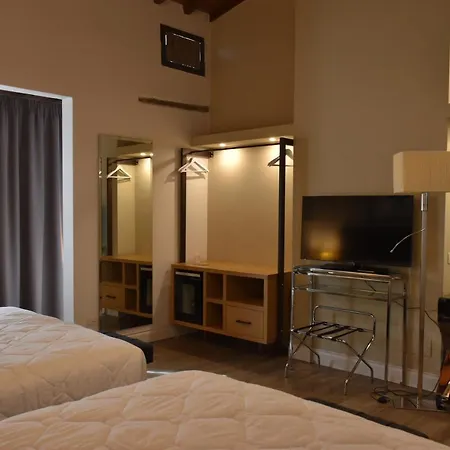 Hr Bedrooms In Guest house *
